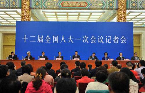 李克強(qiáng)總理等會見采訪兩會的中外記者并回答提問