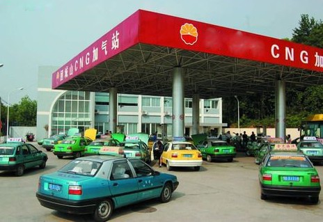 汽车“油改气”可省一半费用 加气站不足成桎梏